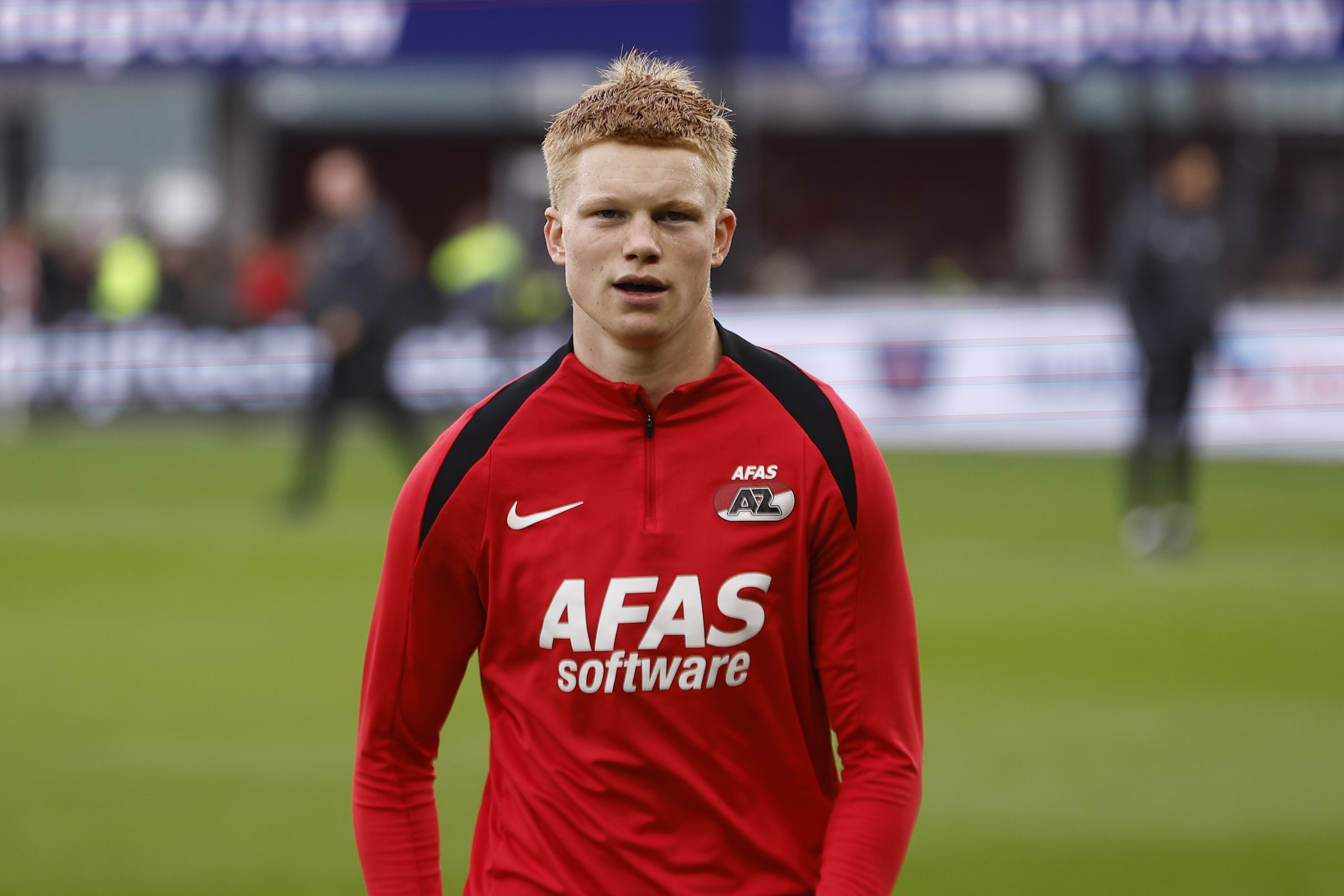 江南体育官网-科曼：斯米特的传球、无球跑动、大局观，确实和佩德里有相似之处