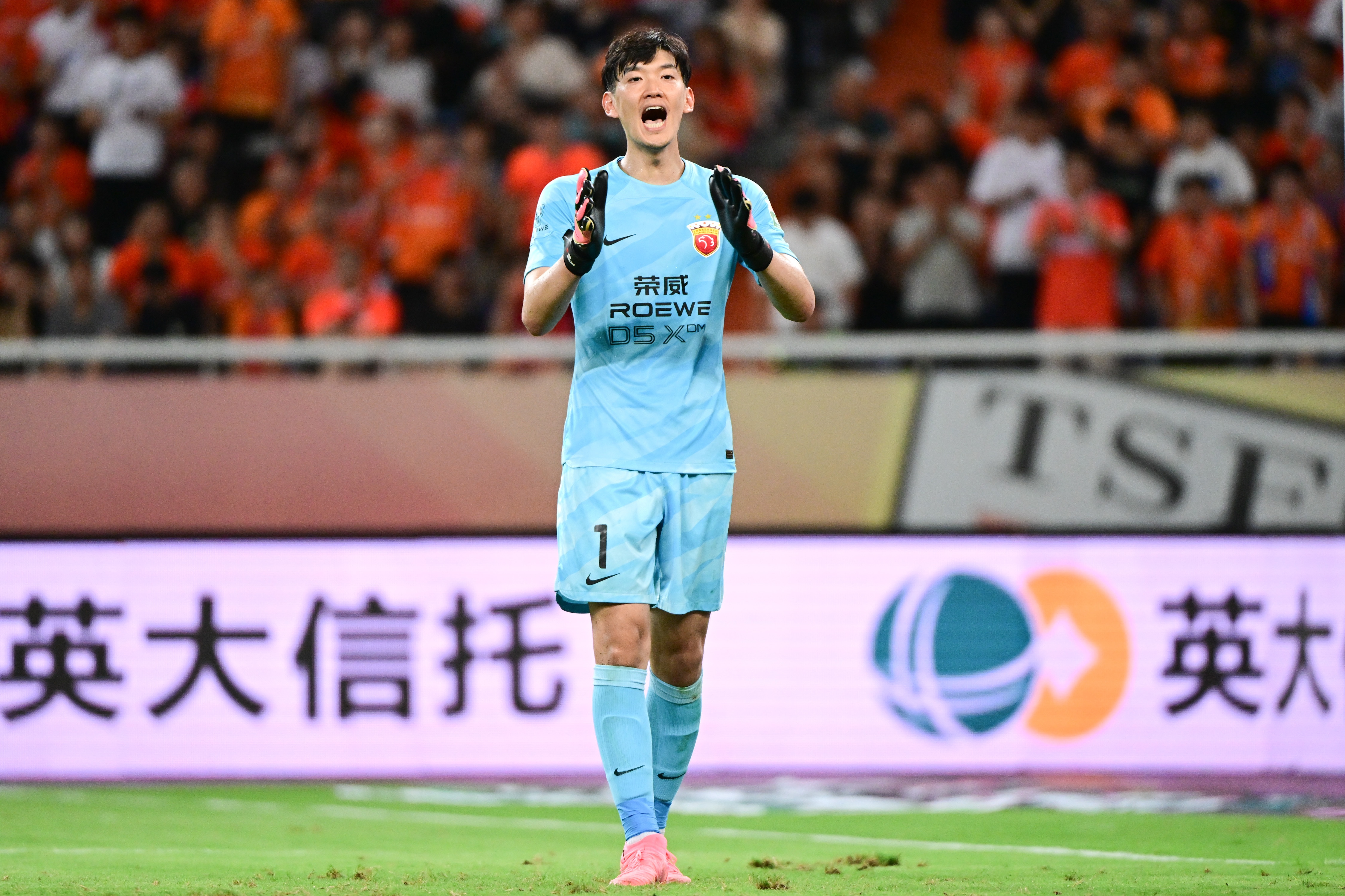 江南体育在线-沪媒：颜骏凌为国足出战62次，成为从佩兰到邵佳一的“八朝元老”